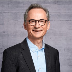 Dr. Stefan Czerner