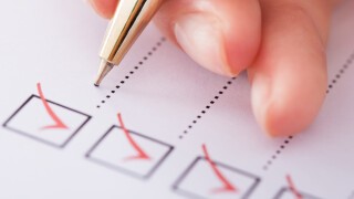 Serienfertigung mit Automatisierung und Standards